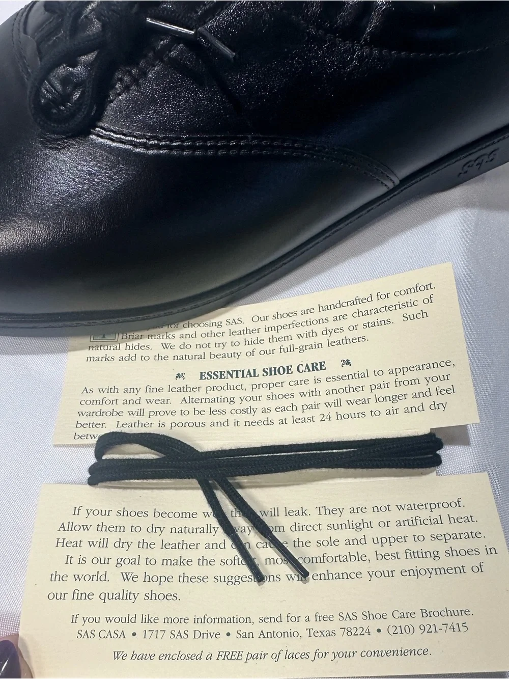 Men’s “Bout time” SAS leather Oxford shoes. Size 11 W W